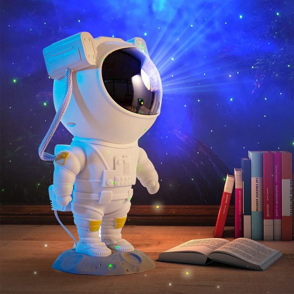 THE ASTRONAUT SPACE PROJECTION LAMP